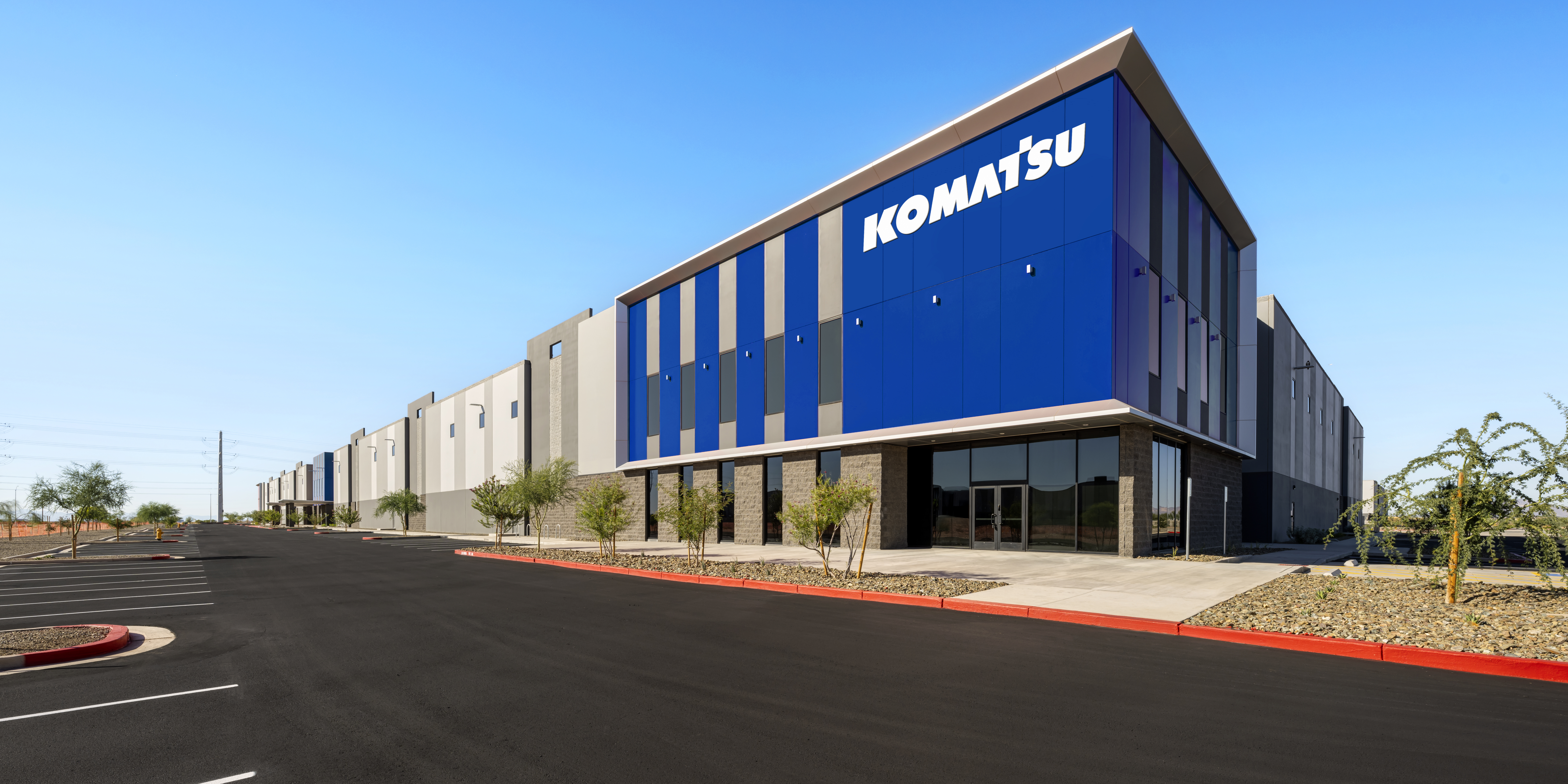Outside corner view of the new Mesa, Arizona Komatsu facility
