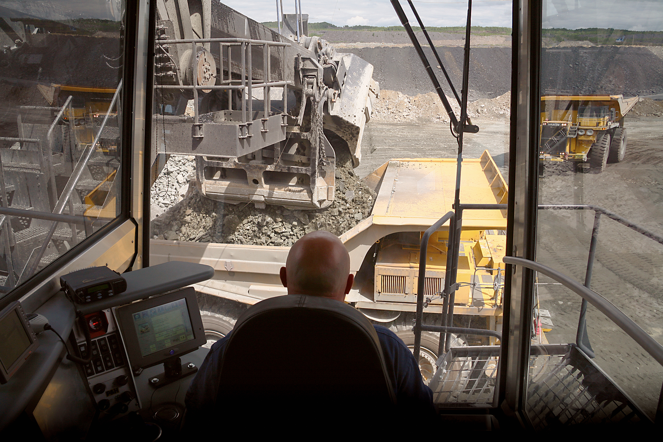 Stability throughout the dig cycle