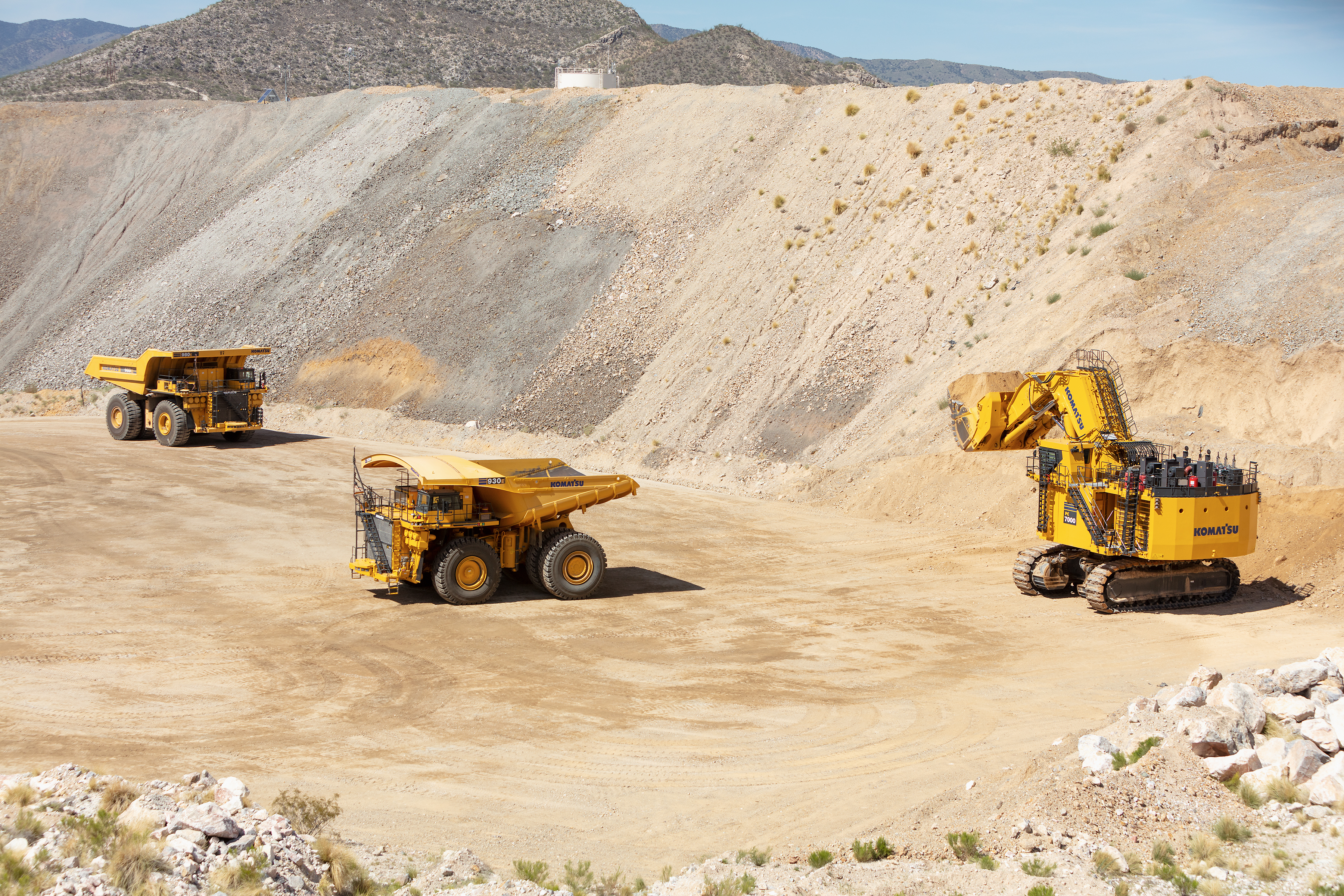 AHS, autonomous haulage system, Arizona Proving Grounds, Arizona, US, U.S., AMNO, United States, western region, proving grounds, test site, August 2019, 980, 980e, 980-e, 930, 930e, 930-e, haul truck, work, load, dirt, quarry, pc7000, pc 7000