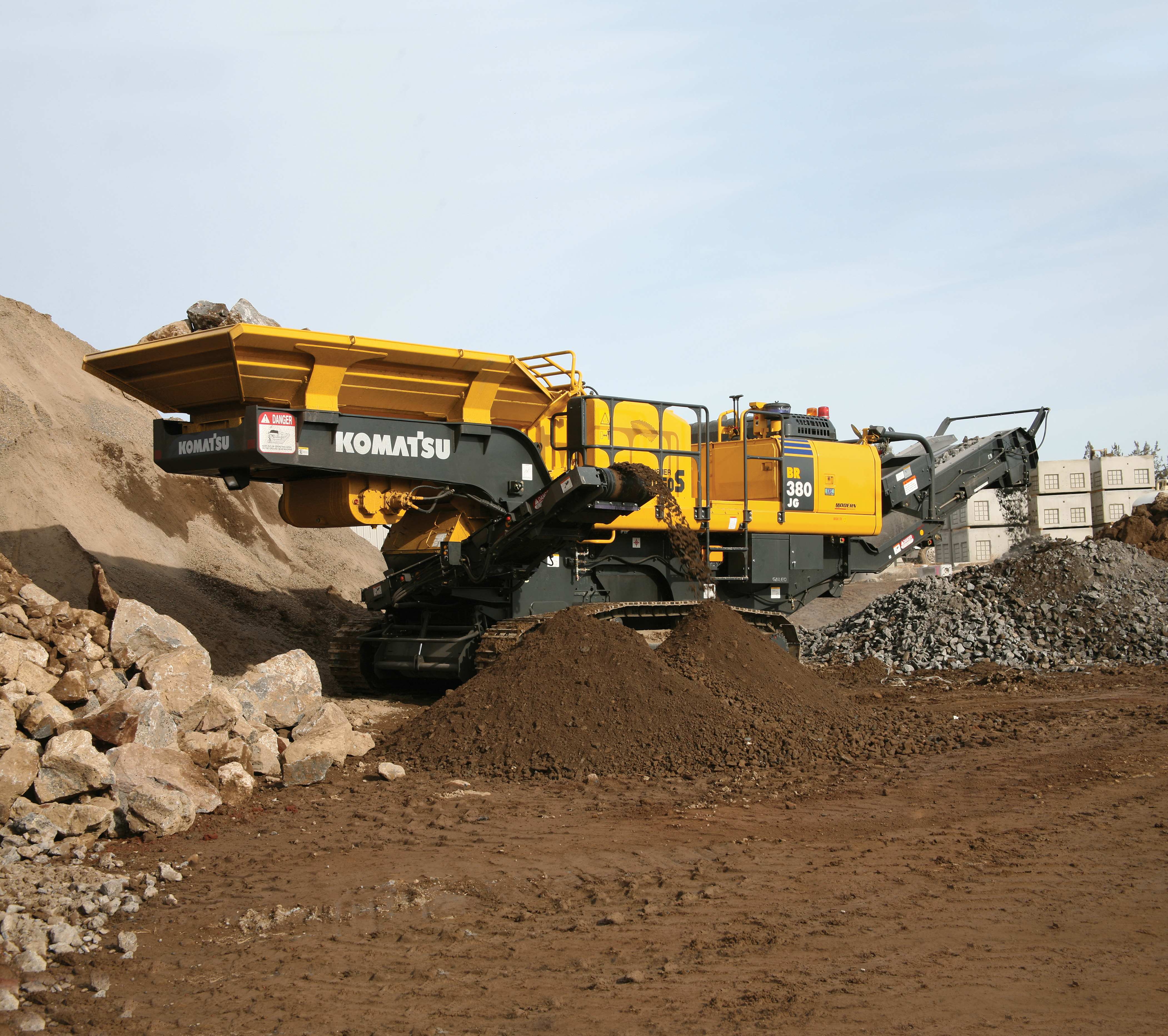 Mobile crusher BR380JG-1 action