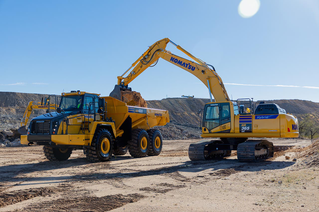 ★未開封★KOMATSU コマツ HB365LC-3 油圧ショベル｜1/50 Amazon.co.jp: 1/50 コマツHB365LC-3 油圧ショベル : ホビー