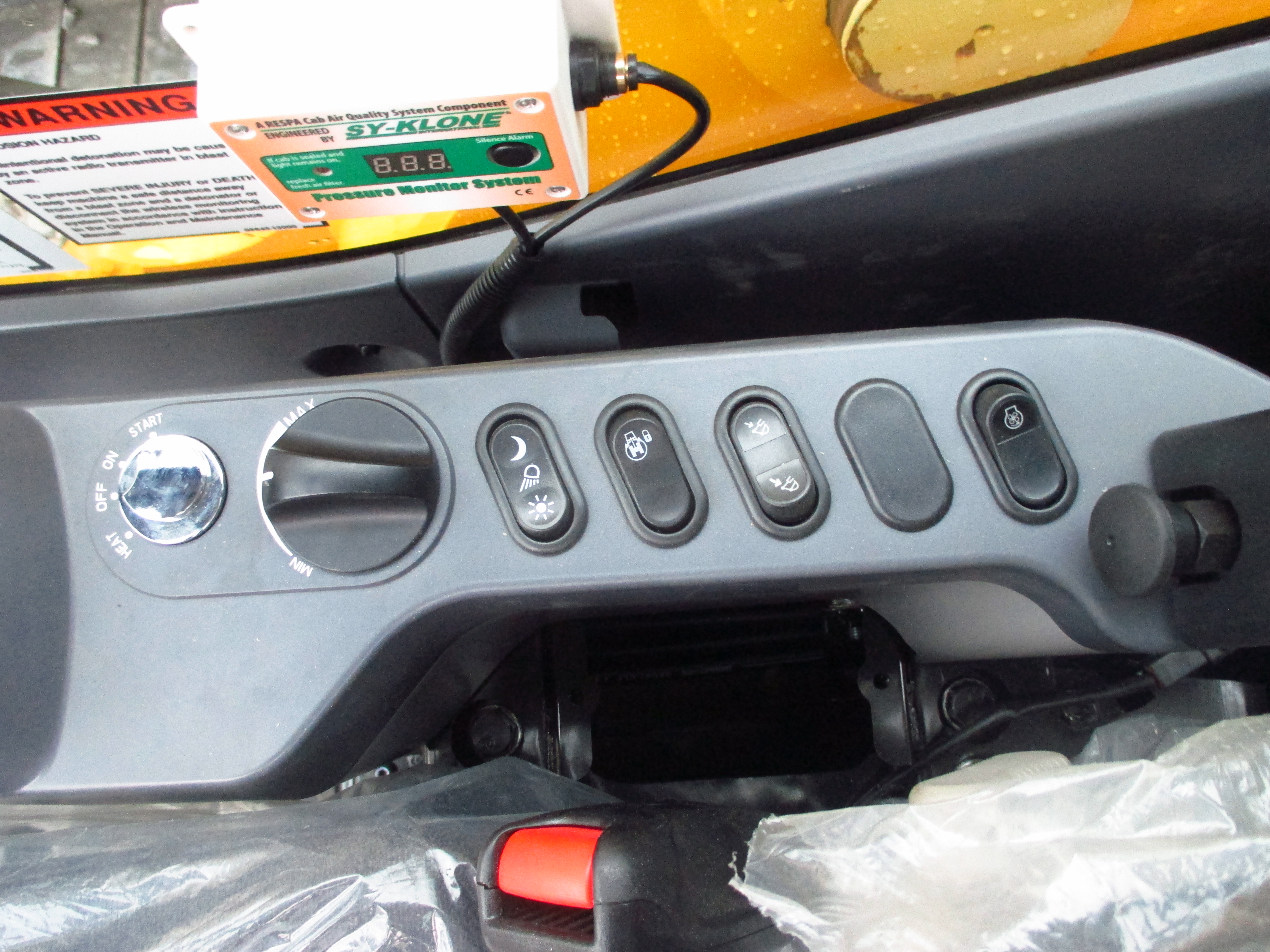 Auto reversing fan