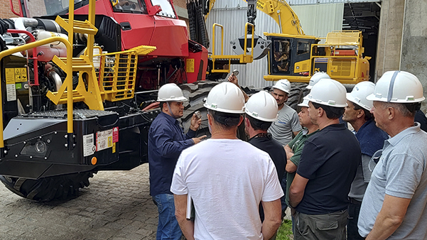 Komatsu Forest training