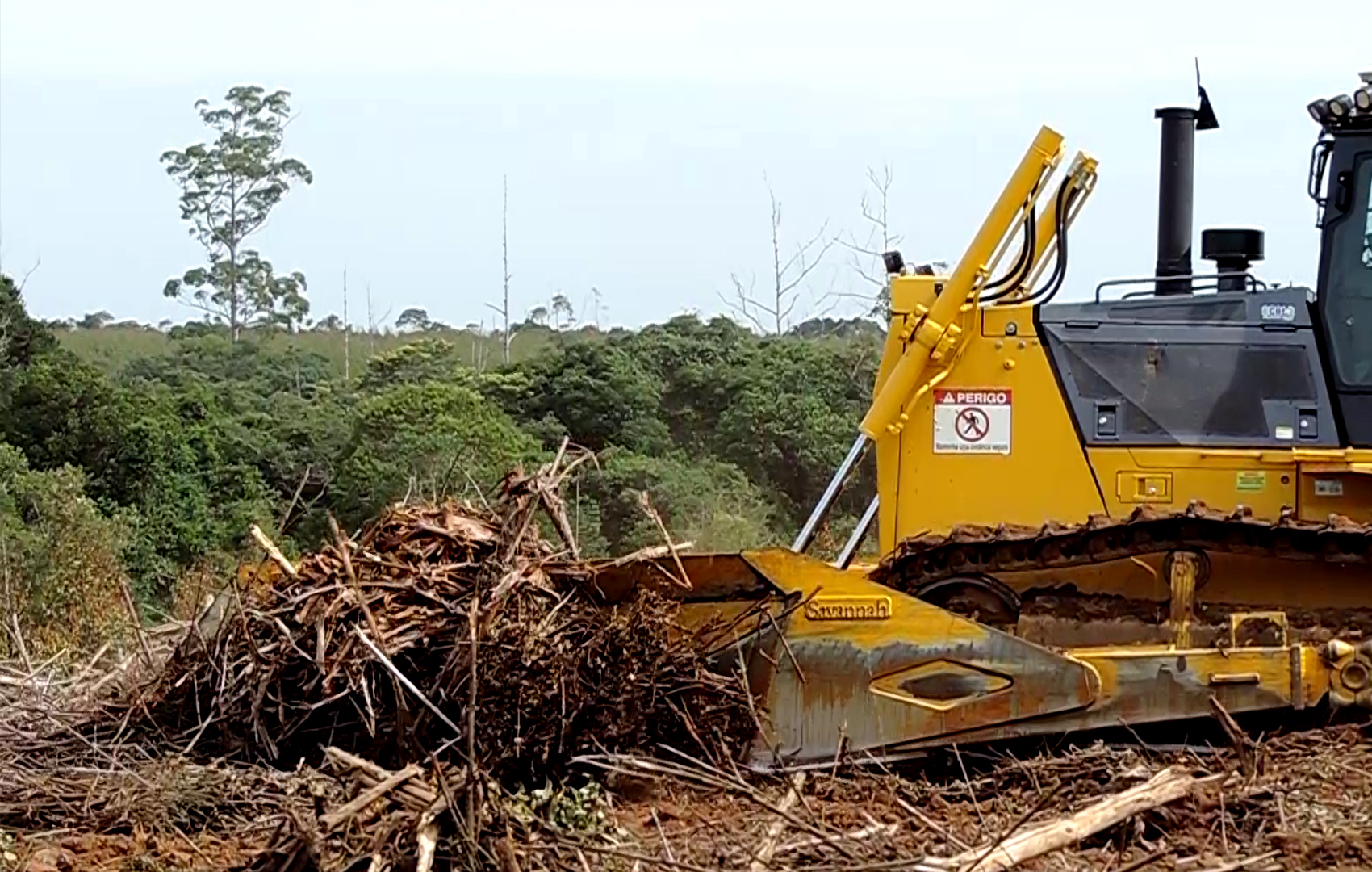 Cabine pressurizada com certificação ROPS