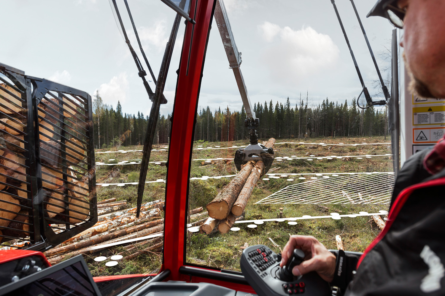 smart forestry vision helping with log handling