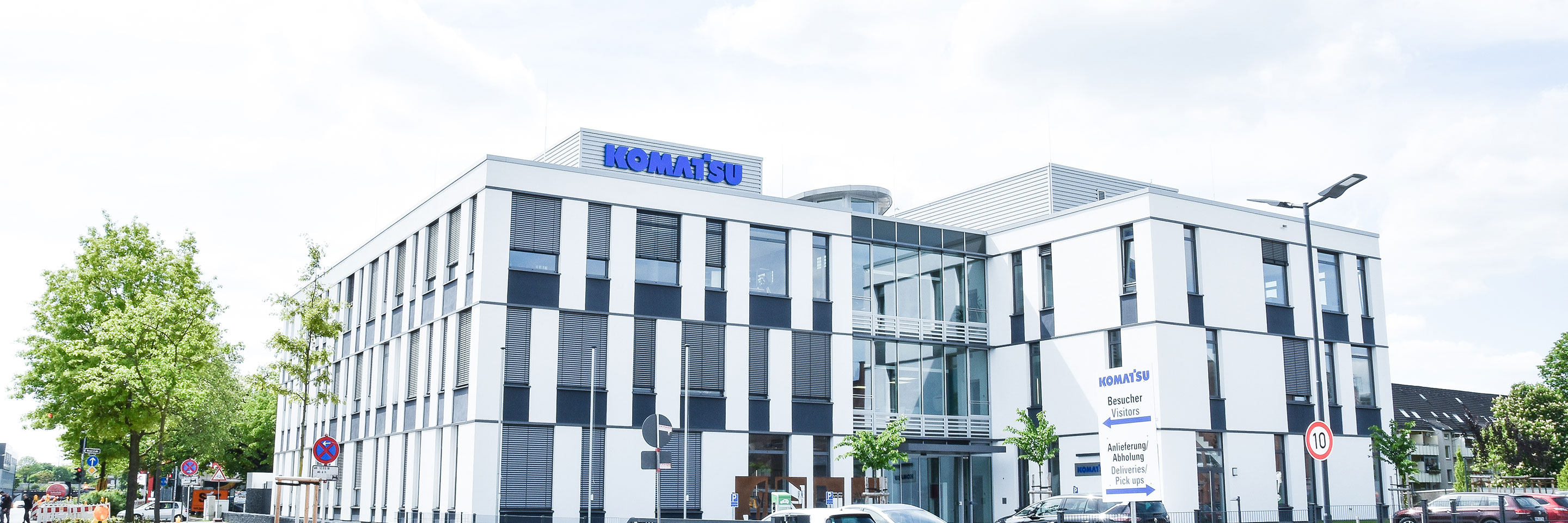 Komatsu and Atlassian Williams Racing find common ground in Düsseldorf