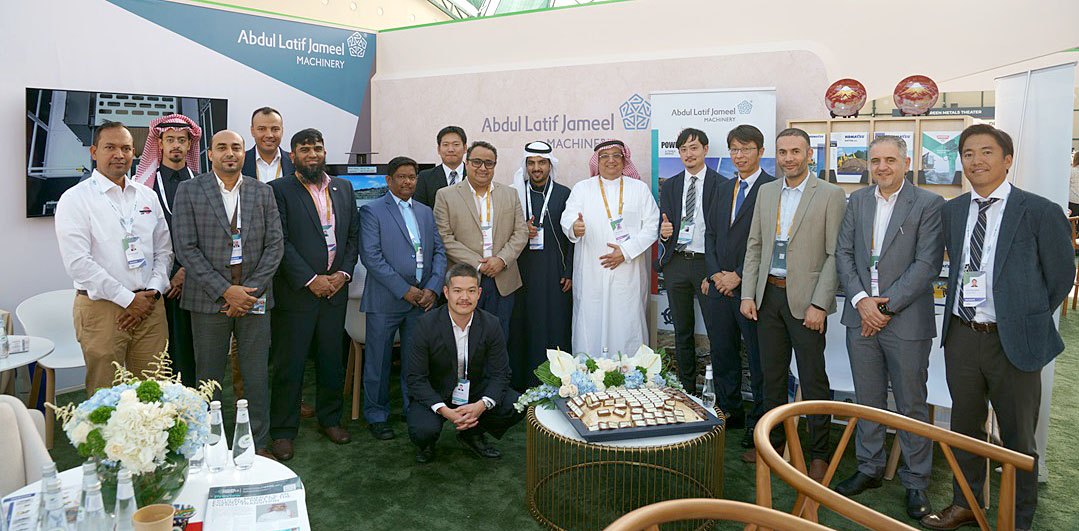 Komatsu في مؤتمر التعدين الدولي 2024