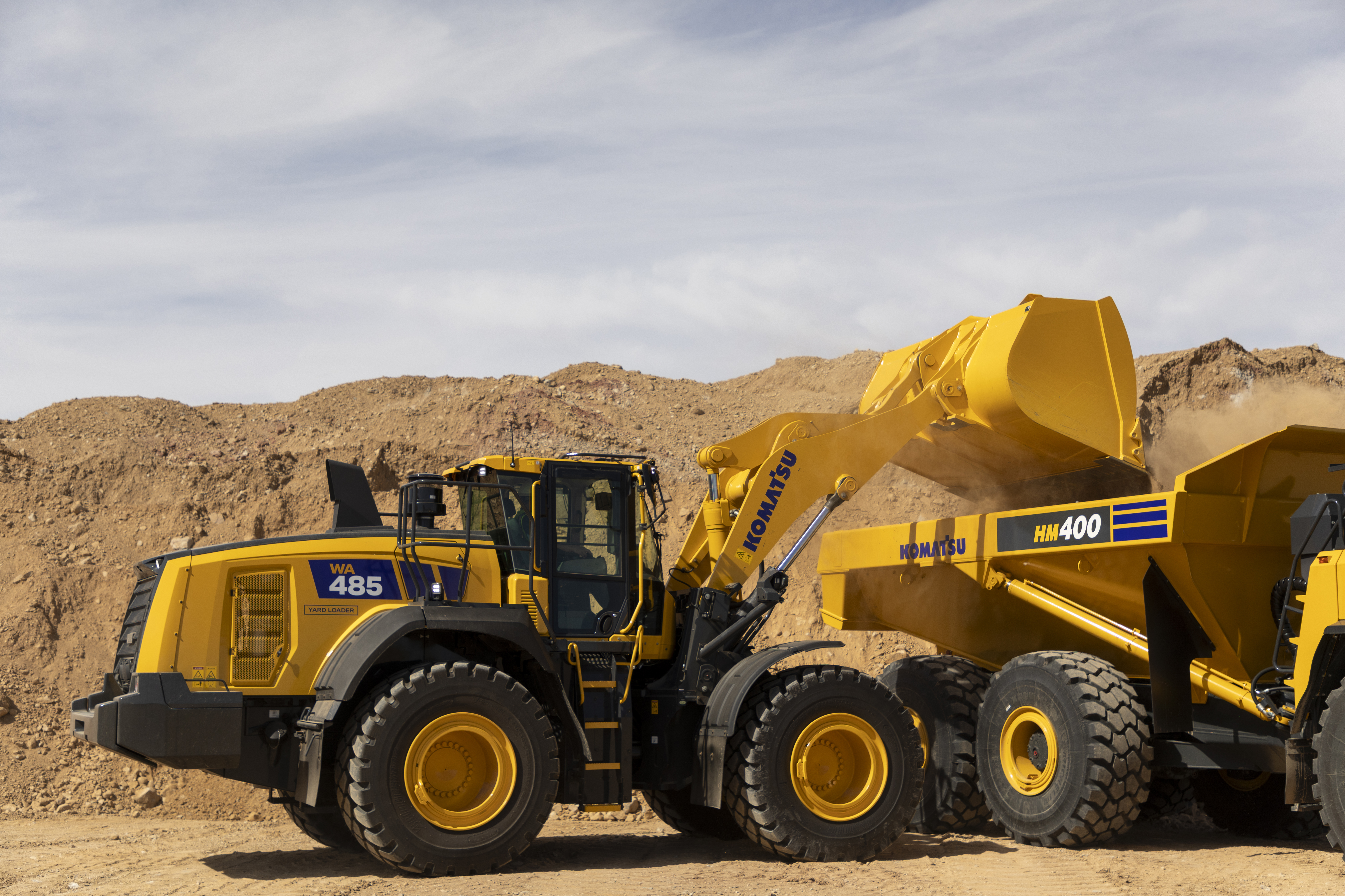 Komatsu wheel loader loading a truck