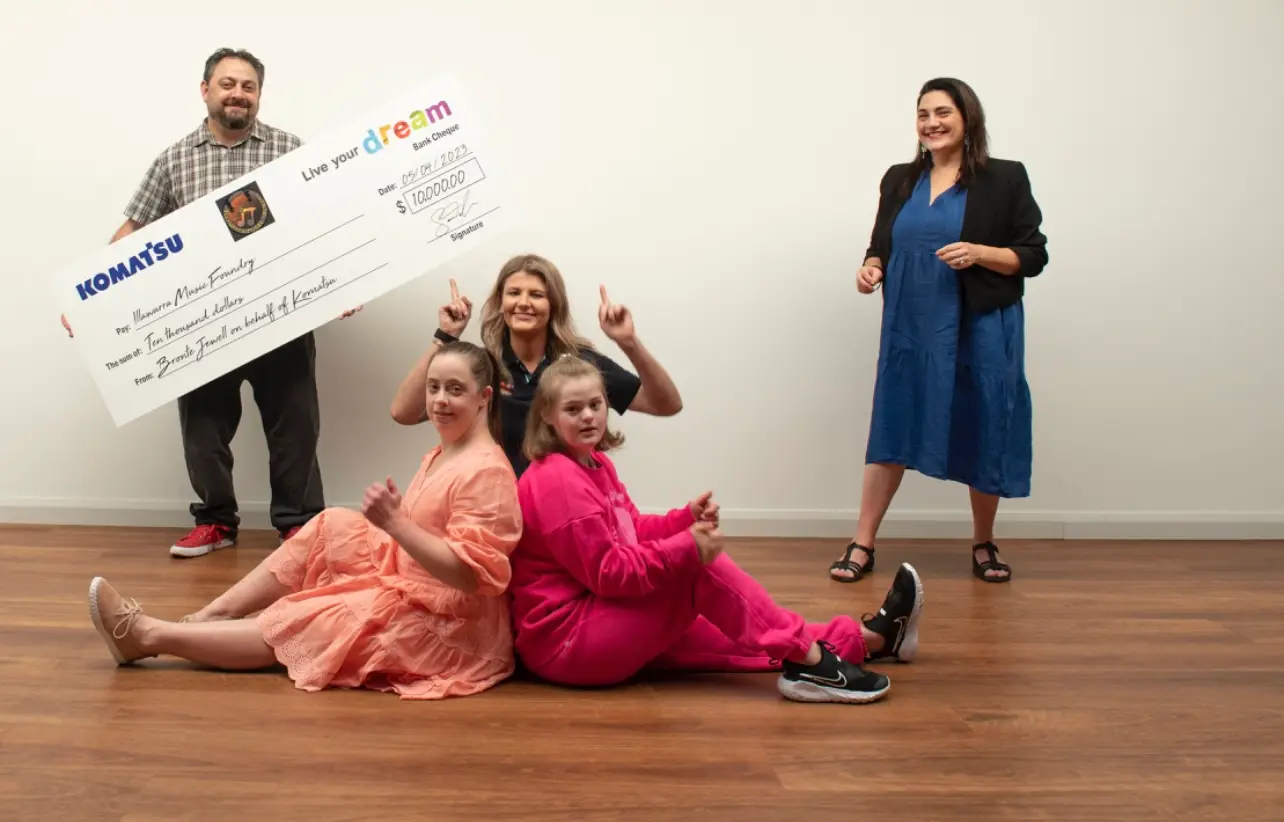 Komatsu Australia employees pay it forward