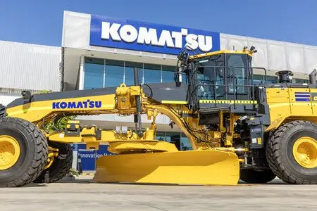 Komatsu grader