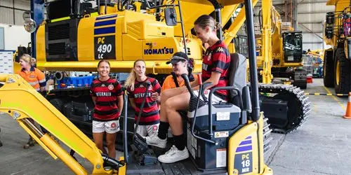 Western sydney wanderers and Komatsu