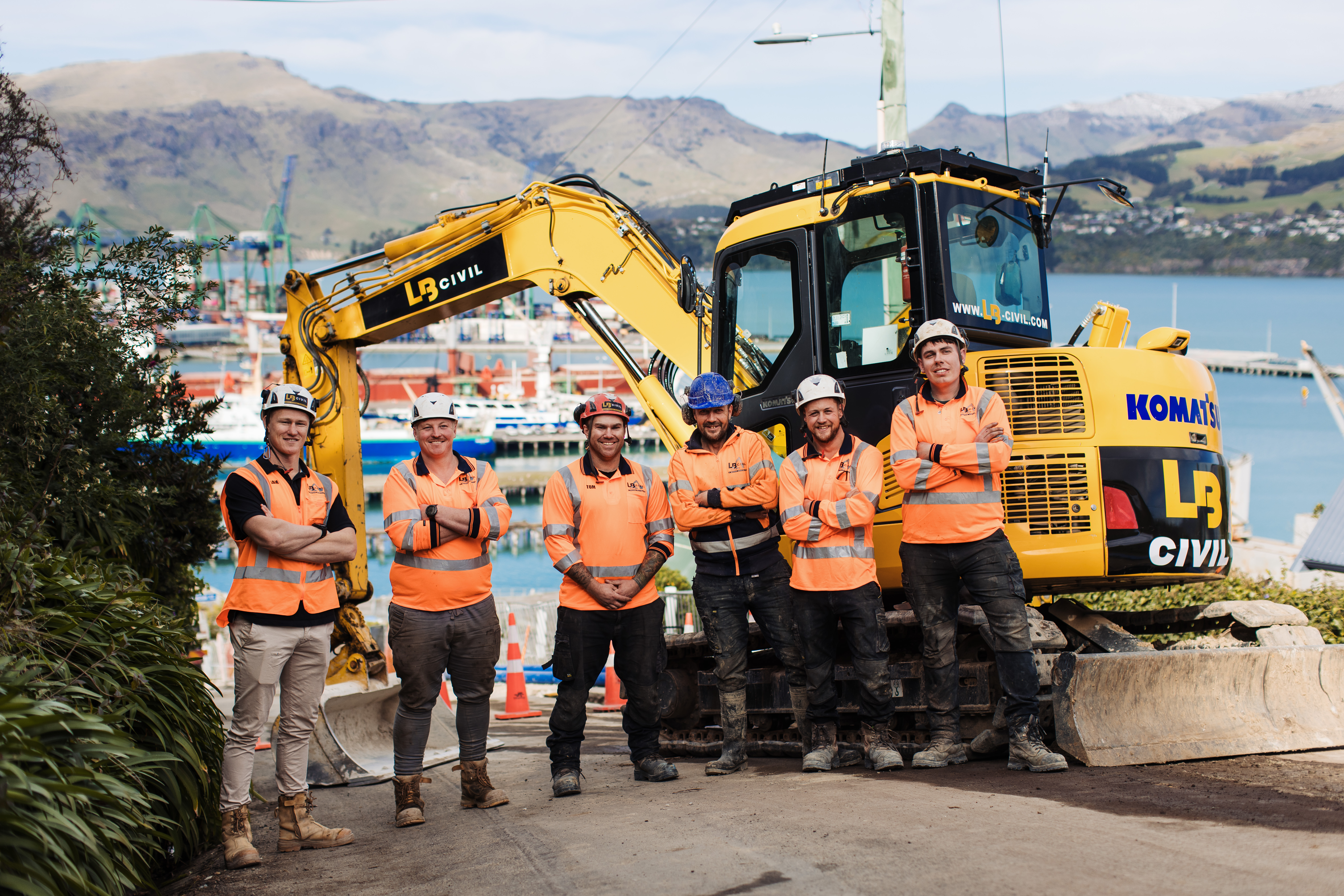 Komatsu LB Civil team