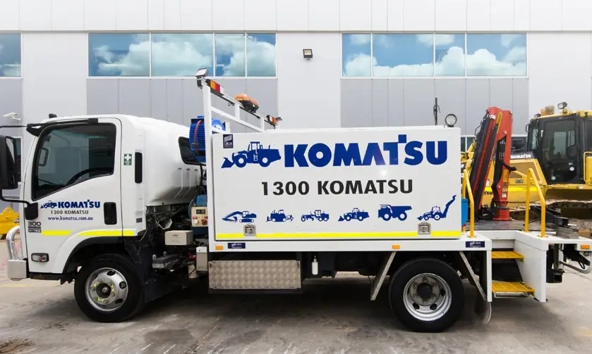 Komatsu service truck
