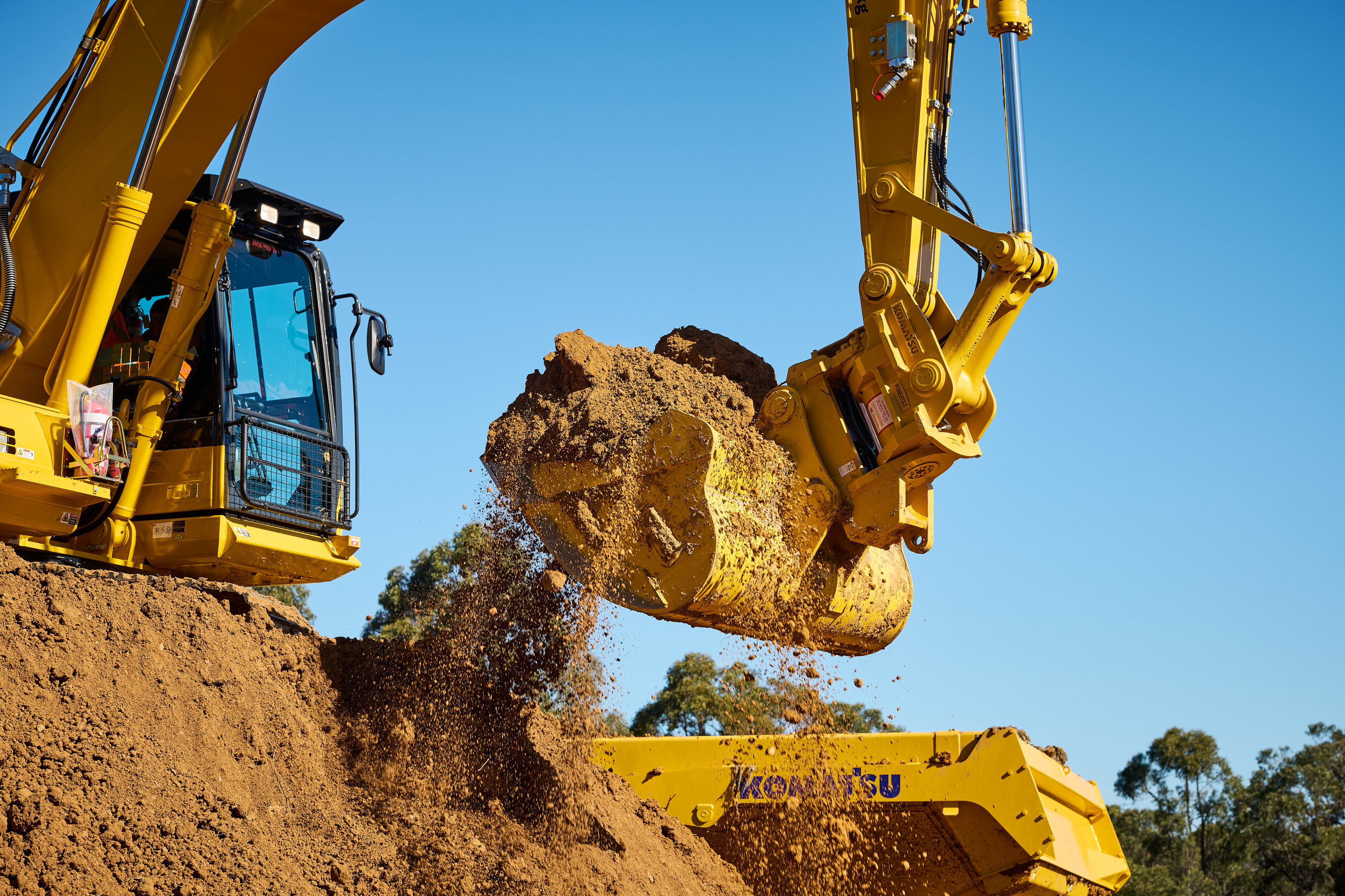 Komatsu buckets