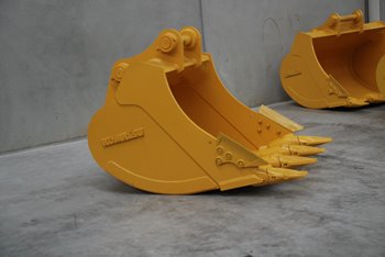 Komatsu buckets