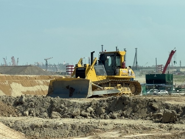 Komatsu introduces “Smart Construction” to Singapore with a landmark deployment at Changi Airport Terminal 5