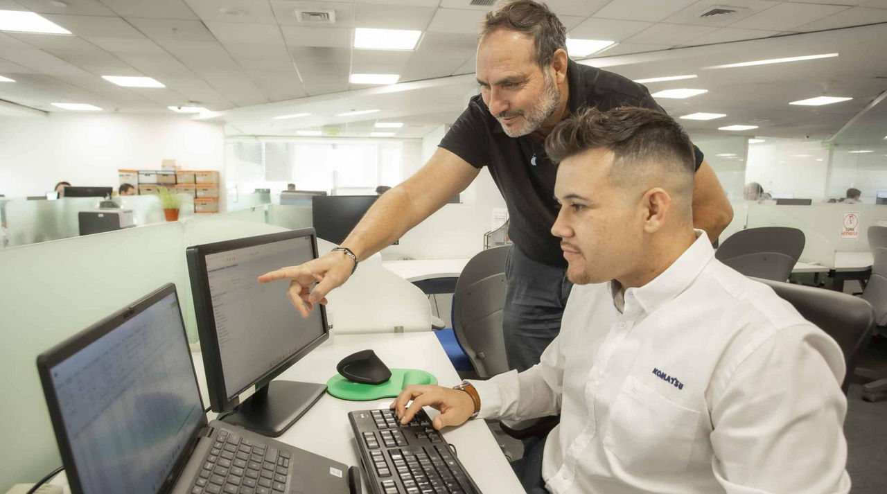 Fundación Reinventarse helped Yerko Andres Arce Alvial land an internship there, which led to a full-time job.