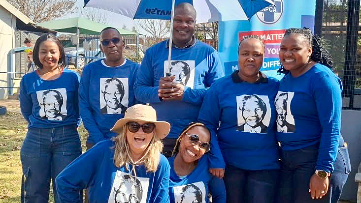 Komatsu employees volunteering at SPCA on Mandela day